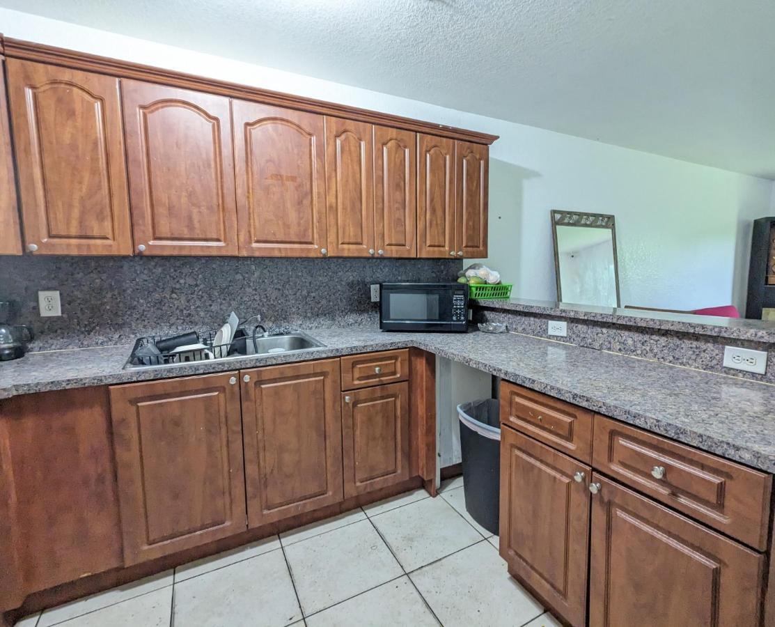 Auberge de jeunesse Milusol à Miami Shores Extérieur photo